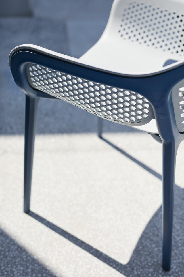 Atra Outdoor Arm Chair
