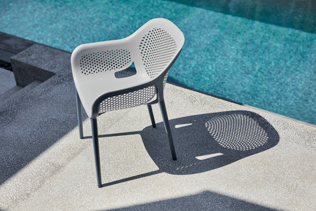 Atra Outdoor Arm Chair