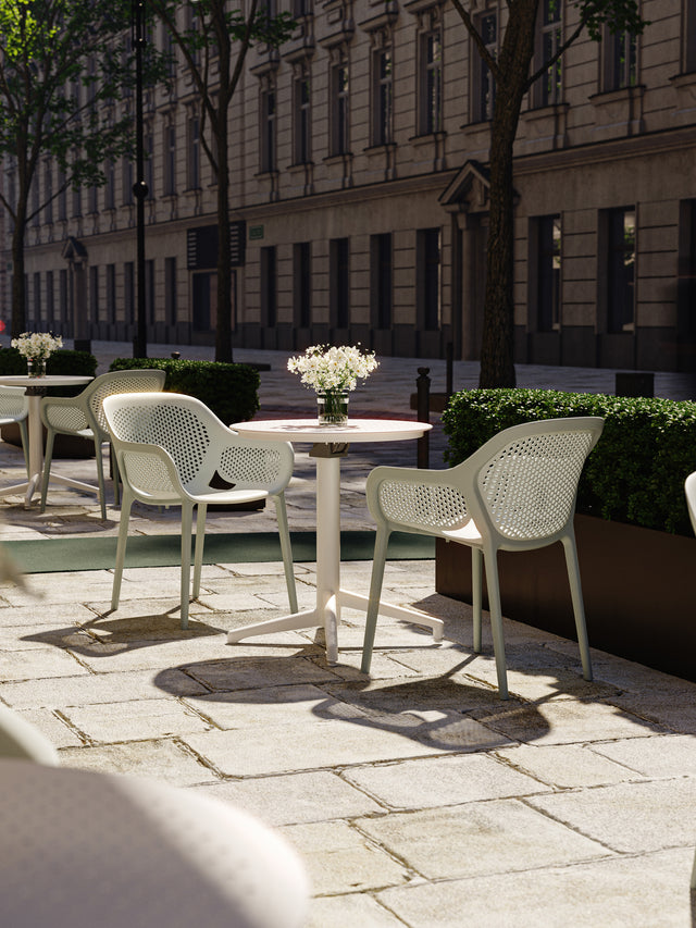 Atra Outdoor Arm Chair