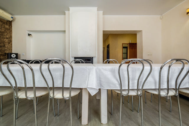 Choosing Hotel Banquet Chairs: 4 Factors You Shouldn’t Overlook